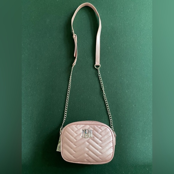 Badgley Mischka pink camera bag NWT - Picture 2 of 6